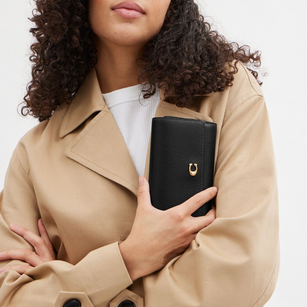 Coach Essential Medium Flap Wallet Brass/Black | COH865507