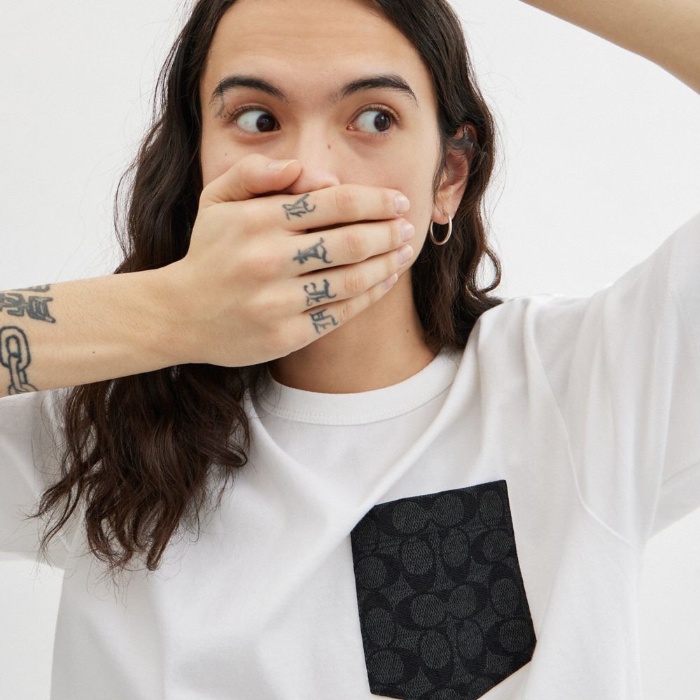 Coach Essential Pocket T Shirt White/Charcoal Signature | COH866928