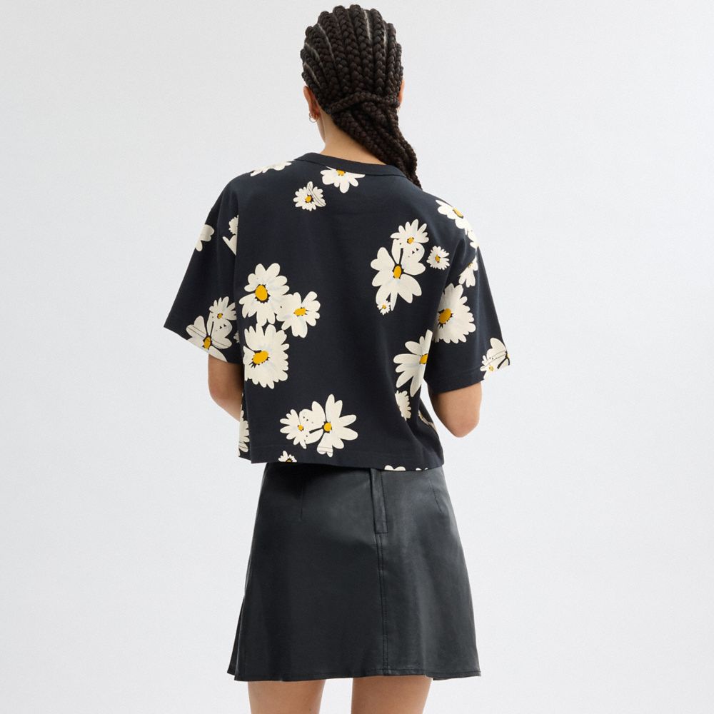 Coach Floral Cropped Signature Script T Shirt In Organic Cotton Black | COH865998