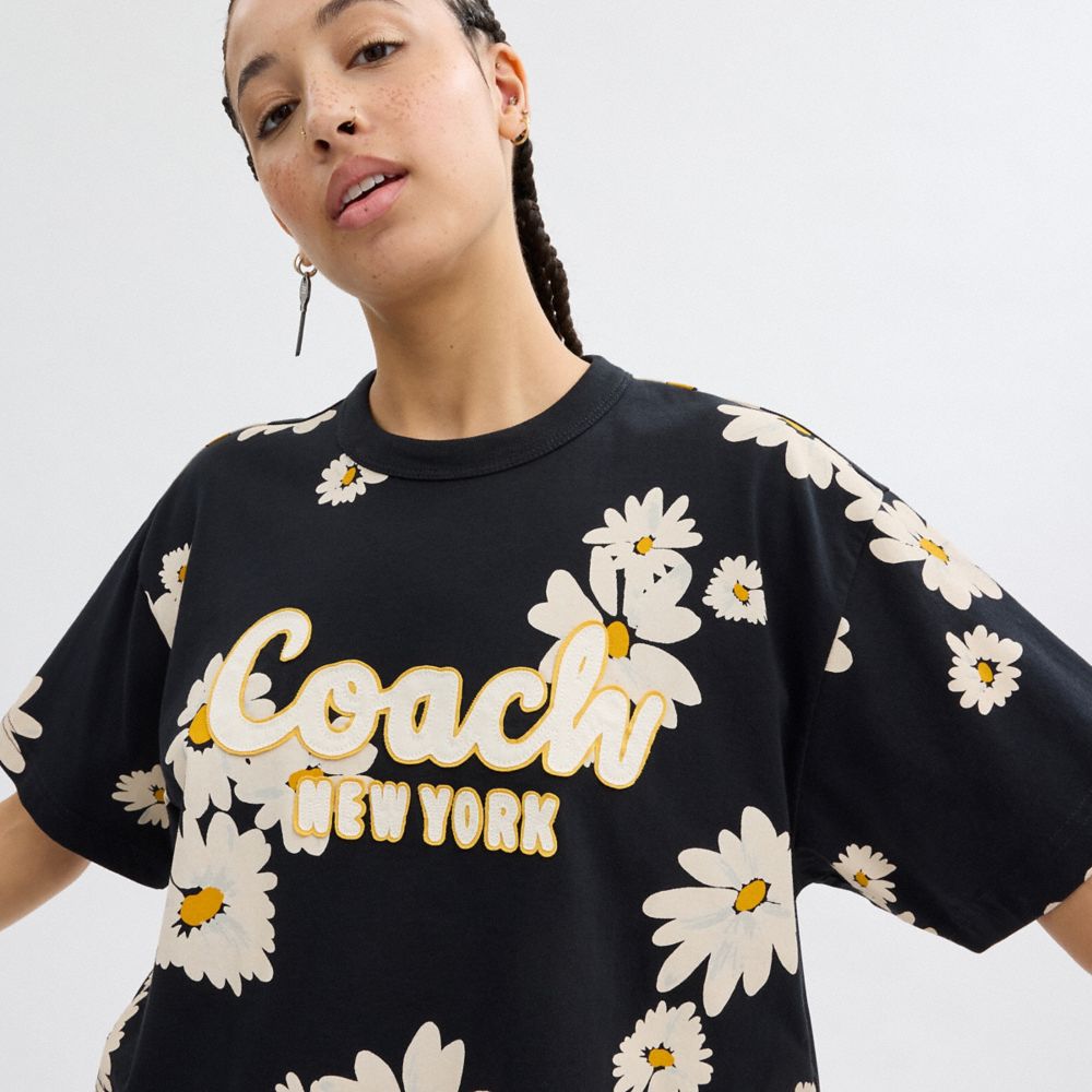 Coach Floral Cropped Signature Script T Shirt In Organic Cotton Black | COH865998