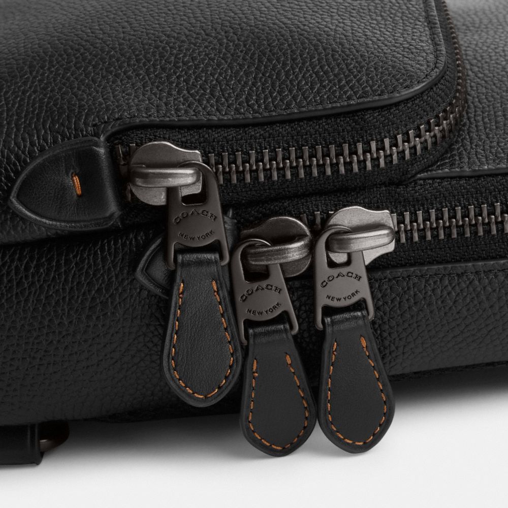 Coach Gotham Sling Pack 13 Black | COH866550