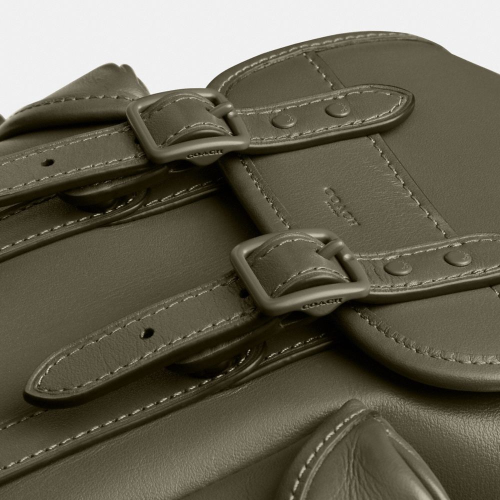 Coach Hitch Backpack 13 Army Green | COH866582