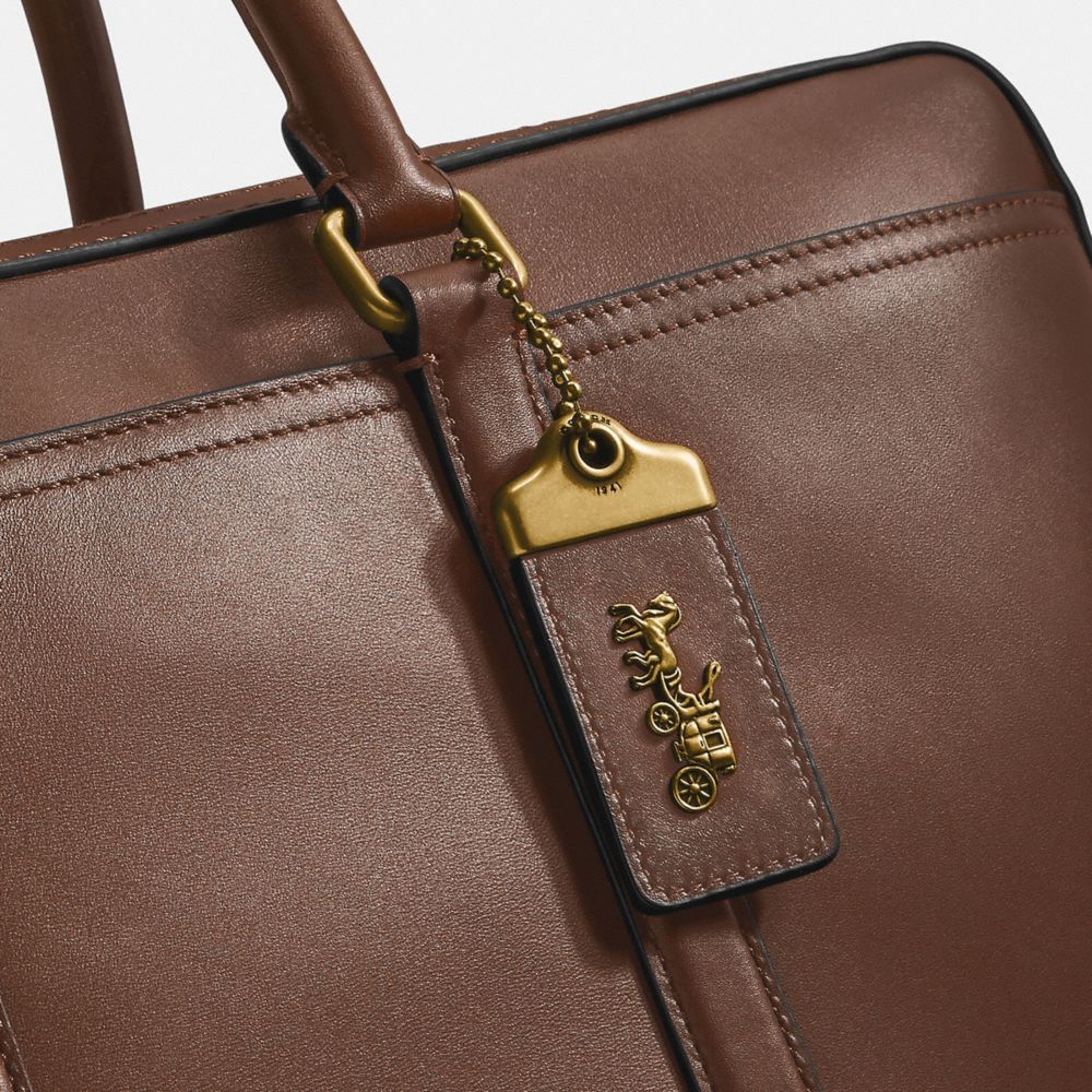 Coach Metropolitan Slim Brief Brass/Saddle | COH866525