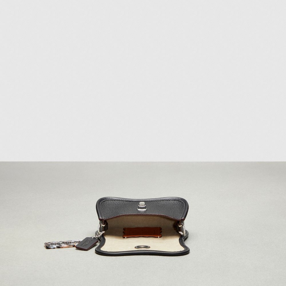 Coach Mini Wavy Dinky Bag With Crossbody Strap In Coachtopia Leather Coachtopia Leather/Black | COH865269