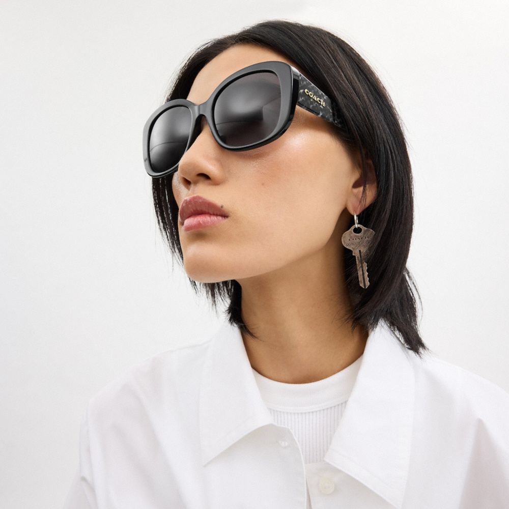 Coach Signature Oversized Square Sunglasses Black /Black Signature | COH866350