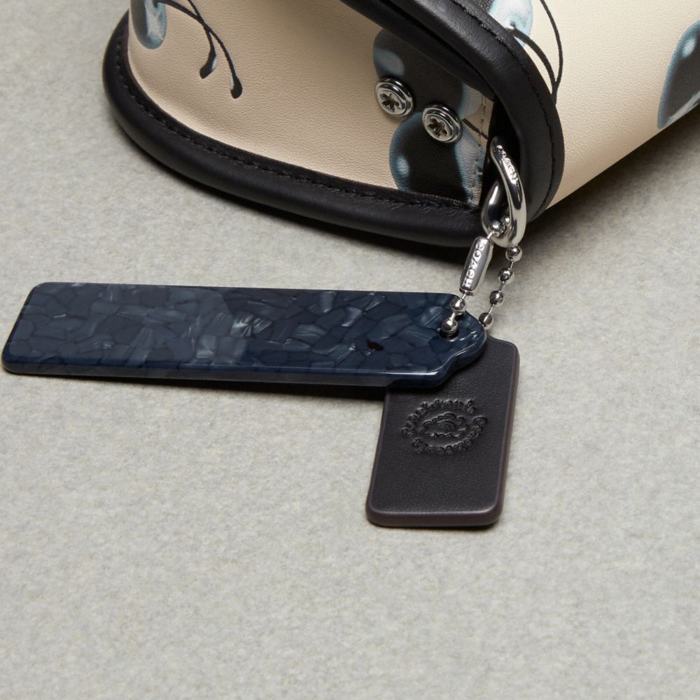 Coach Wavy Dinky Bag In Coachtopia Leather With Cherry Print Coachtopia Leather/Black/Chalk Multi | COH865382