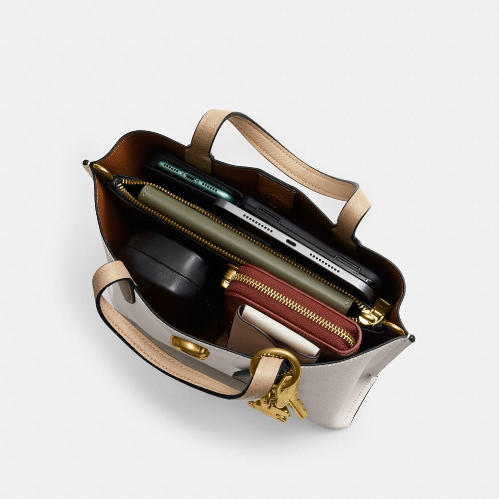 Coach Willow Tote Bag 24 In Colorblock Refined Pebble Leather/Brass/Chalk Multi | COH865063